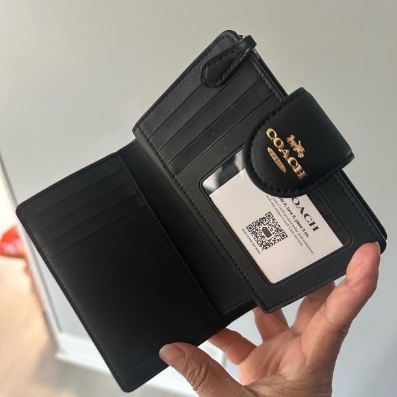 Coach medium Corner Zip Wallet - Picture 9 of 12